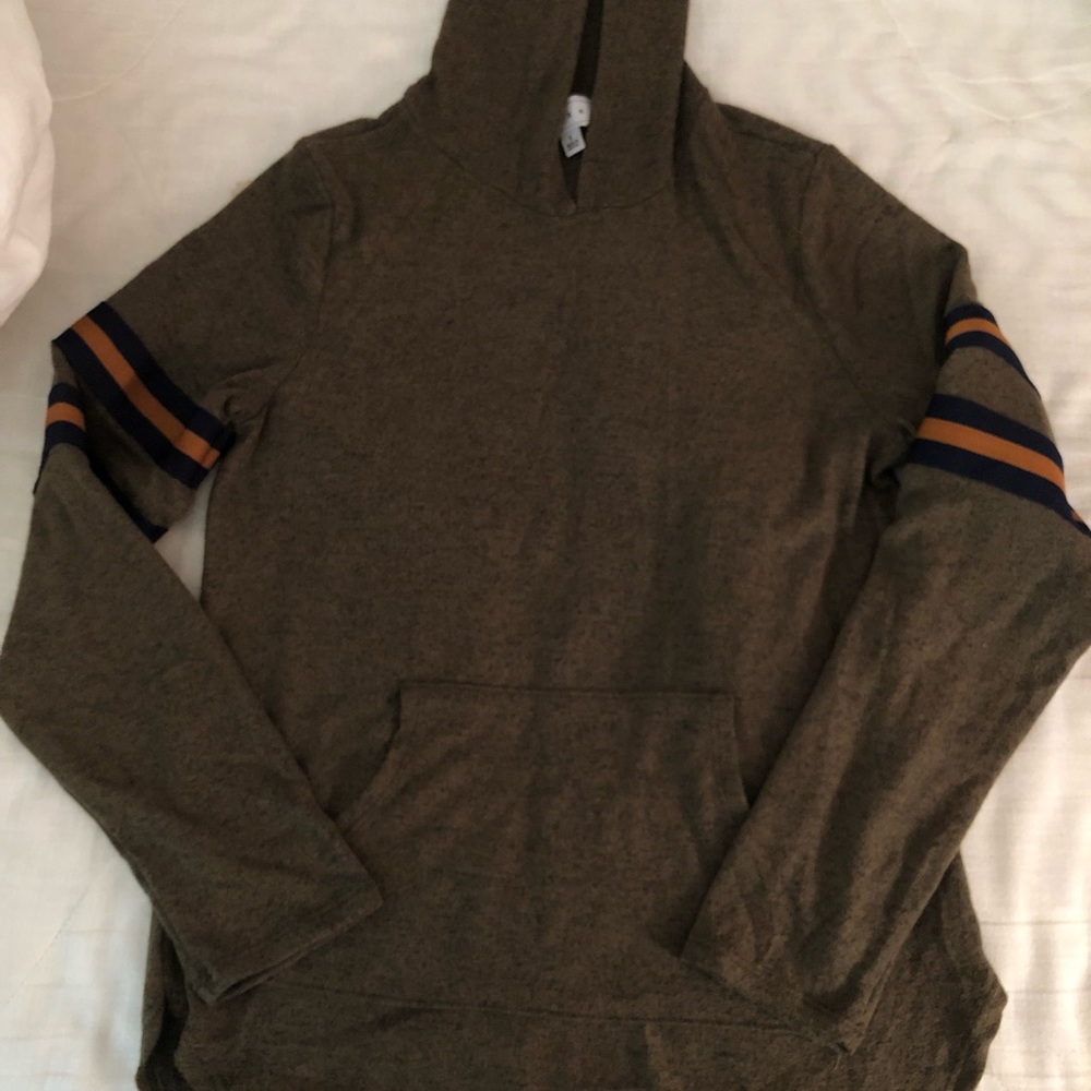 sweatshirt - Picture 2 of 3